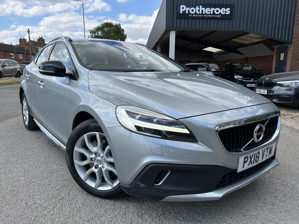 2018 Volvo V40 CROSS Country